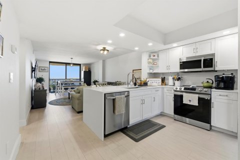 Condo in Lantana, Florida, 2 bedrooms  № 2081894 - photo 6