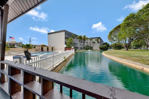 Condo in Lantana, Florida, 2 bedrooms  № 2081894 - photo 29