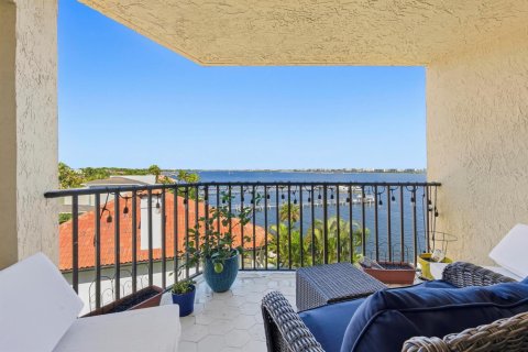 Condo in Lantana, Florida, 2 bedrooms  № 2081894 - photo 4