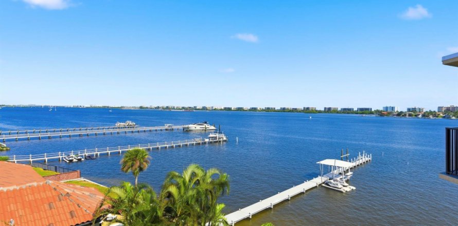 Condo in Lantana, Florida, 2 bedrooms  № 2081894