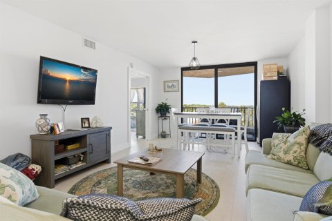 Condo in Lantana, Florida, 2 bedrooms  № 2081894 - photo 10