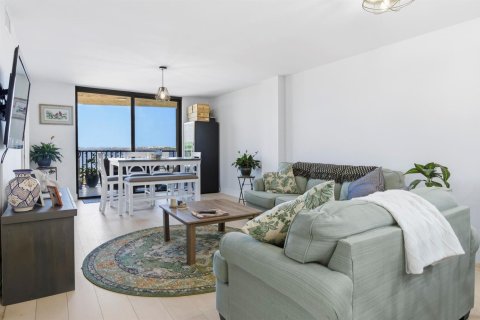 Condo in Lantana, Florida, 2 bedrooms  № 2081894 - photo 11