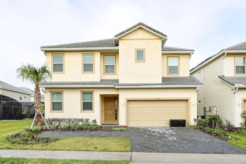 Casa en alquiler en Kissimmee, Florida, 12 dormitorios, 442.4 m2 № 1908916 - foto 1