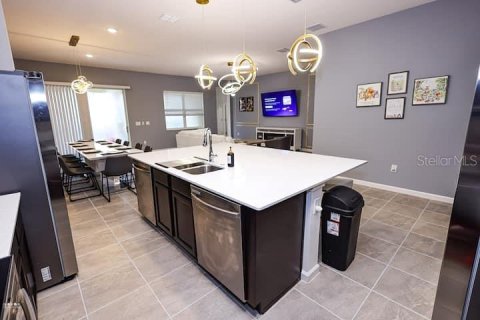 Casa en alquiler en Kissimmee, Florida, 12 dormitorios, 442.4 m2 № 1908916 - foto 6