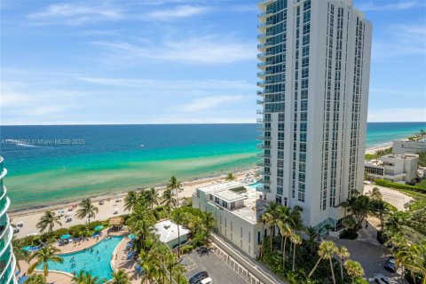 Copropriété à vendre à Hollywood, Floride: 1 chambre, 99.41 m2 № 2089706 - photo 2