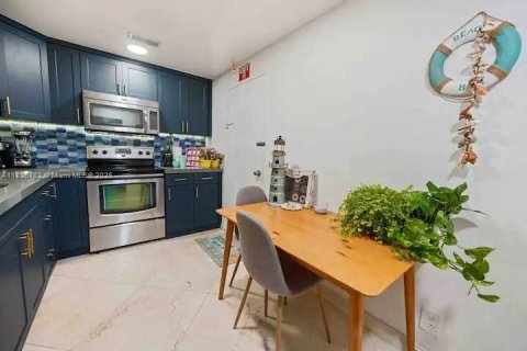 Copropriété à vendre à Hollywood, Floride: 1 chambre, 99.41 m2 № 2089706 - photo 13