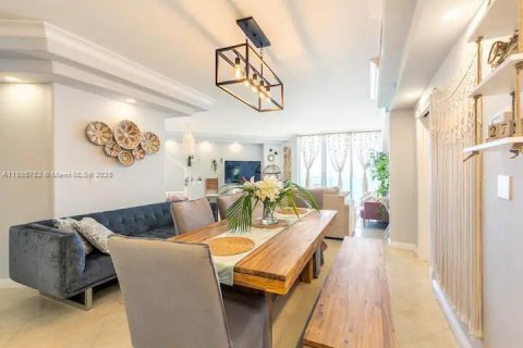 Copropriété à vendre à Hollywood, Floride: 1 chambre, 99.41 m2 № 2089706 - photo 8