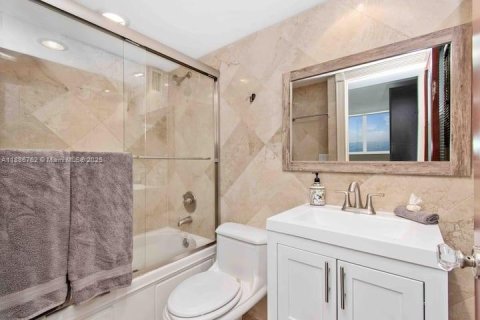Copropriété à vendre à Hollywood, Floride: 1 chambre, 99.41 m2 № 2089706 - photo 16