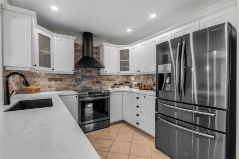 Casa en venta en Miami, Florida, 3 dormitorios, 175.77 m2 № 2075876 - foto 16