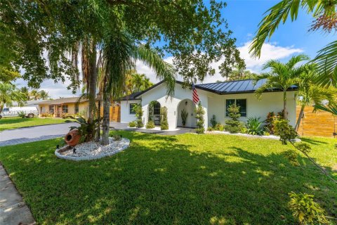 Casa en venta en Miami, Florida, 3 dormitorios, 175.77 m2 № 2075876 - foto 3