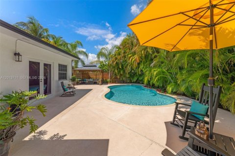 Casa en Miami, Florida 3 dormitorios, 175.77 m2 № 2075876