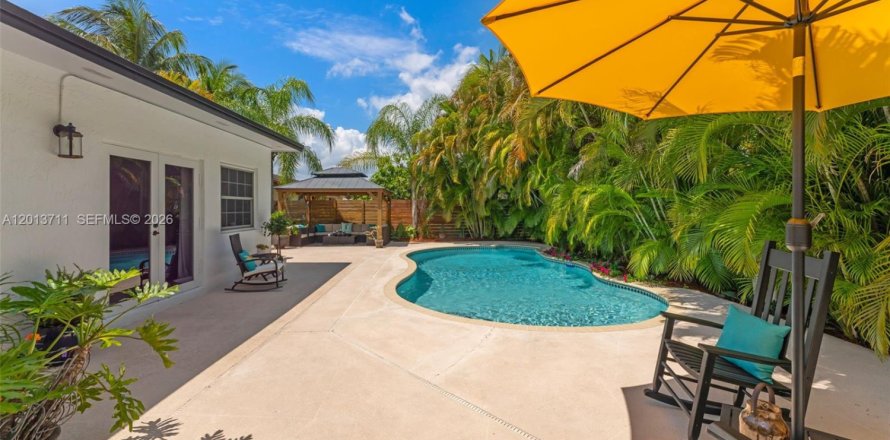 Casa en Miami, Florida 3 dormitorios, 175.77 m2 № 2075876
