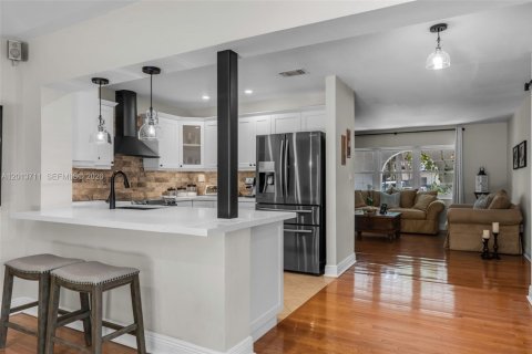 Casa en venta en Miami, Florida, 3 dormitorios, 175.77 m2 № 2075876 - foto 20