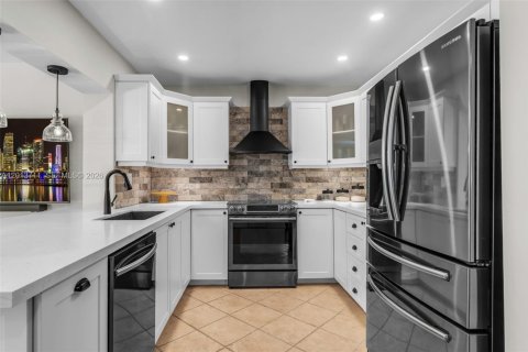 Casa en venta en Miami, Florida, 3 dormitorios, 175.77 m2 № 2075876 - foto 15