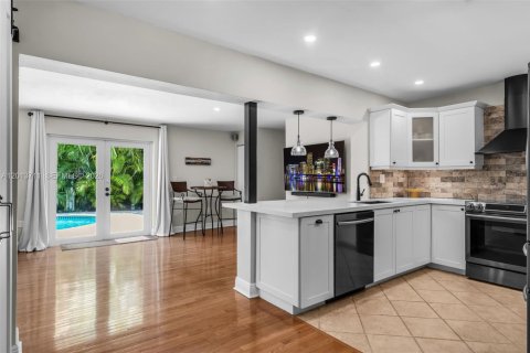 Casa en venta en Miami, Florida, 3 dormitorios, 175.77 m2 № 2075876 - foto 14