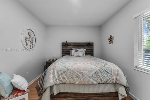 Casa en venta en Miami, Florida, 3 dormitorios, 175.77 m2 № 2075876 - foto 28