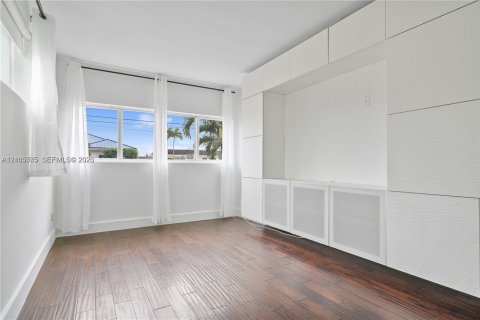 Villa ou maison à vendre à Miami, Floride: 4 chambres, 157.38 m2 № 2428592 - photo 22