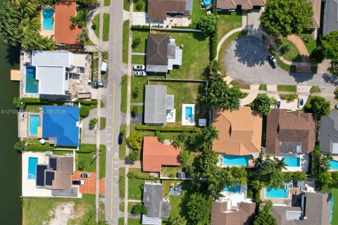 Villa ou maison à vendre à Miami, Floride: 4 chambres, 157.38 m2 № 2428592 - photo 28