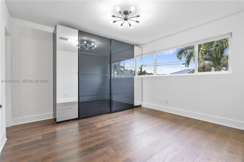 Villa ou maison à vendre à Miami, Floride: 4 chambres, 157.38 m2 № 2428592 - photo 24
