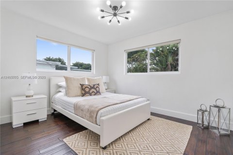 Villa ou maison à vendre à Miami, Floride: 4 chambres, 157.38 m2 № 2428592 - photo 25