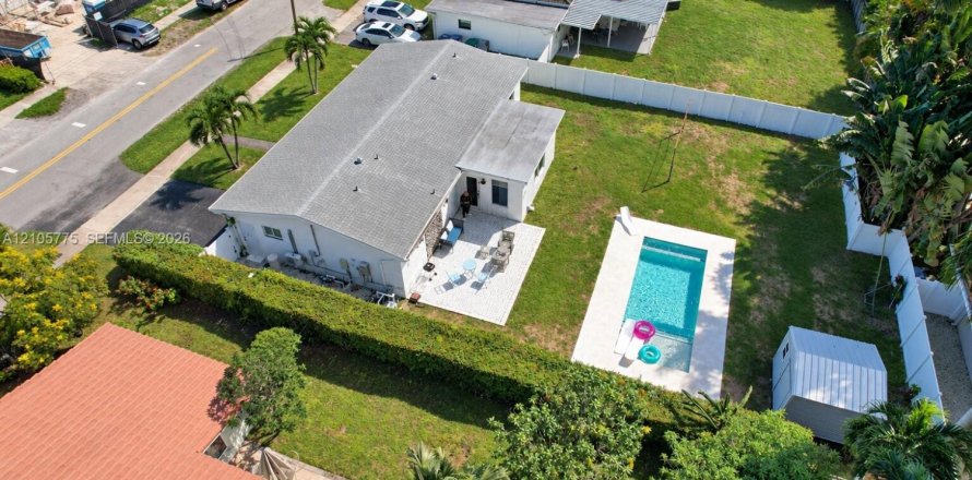 Villa ou maison à Miami, Floride 4 chambres, 157.38 m2 № 2428592