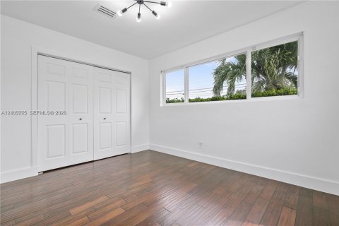 Villa ou maison à vendre à Miami, Floride: 4 chambres, 157.38 m2 № 2428592 - photo 23