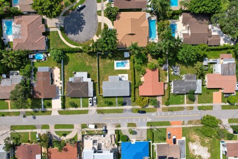Villa ou maison à vendre à Miami, Floride: 4 chambres, 157.38 m2 № 2428592 - photo 29