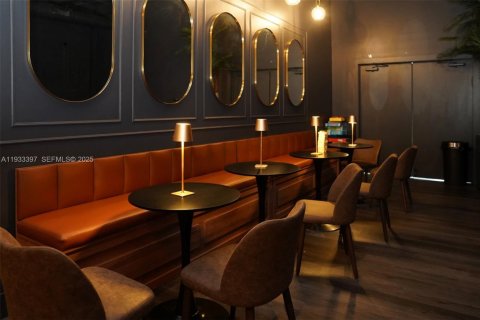 Propiedad comercial en venta en Doral, Florida № 1992175 - foto 11