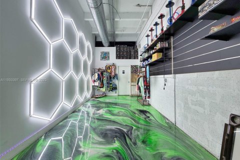 Propiedad comercial en venta en Doral, Florida № 1992175 - foto 24