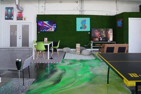 Propiedad comercial en venta en Doral, Florida № 1992175 - foto 17