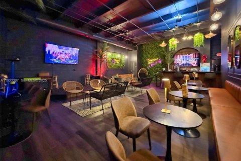 Propiedad comercial en venta en Doral, Florida № 1992175 - foto 20