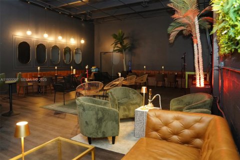 Propiedad comercial en venta en Doral, Florida № 1992175 - foto 3