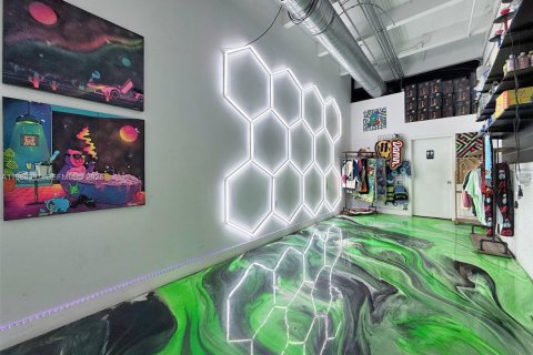 Propiedad comercial en venta en Doral, Florida № 1992175 - foto 23