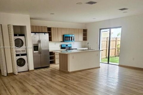 Touwnhouse à vendre à Florida City, Floride: 4 chambres, 124.02 m2 № 1968232 - photo 3