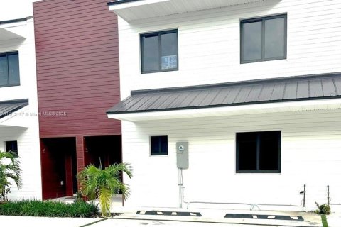 Touwnhouse à vendre à Florida City, Floride: 4 chambres, 124.02 m2 № 1968232 - photo 1