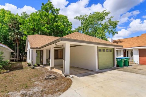 Townhouse in Winter Springs, Florida 2 bedrooms, 108.32 sq.m. № 1678207 - photo 1