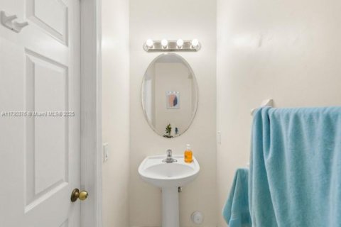 Adosado en venta en Cutler Bay, Florida, 3 dormitorios, 145.11 m2 № 2034800 - foto 17