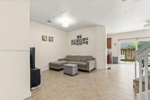 Adosado en venta en Cutler Bay, Florida, 3 dormitorios, 145.11 m2 № 2034800 - foto 6