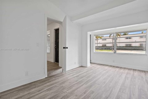 Купить виллу или дом в Холливуд, Флорида 4 спальни, 169.73м2, № 2043363 - фото 24