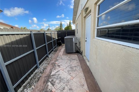 Appartement à louer à Miami, Floride: 1 chambre, 210.33 m2 № 2064154 - photo 13