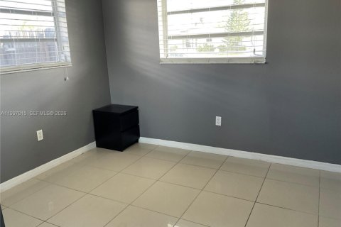 Appartement à louer à Miami, Floride: 1 chambre, 210.33 m2 № 2064154 - photo 9