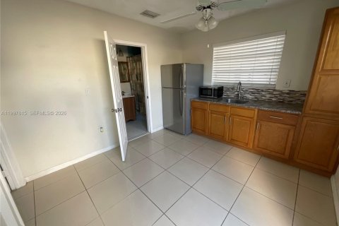 Appartement à louer à Miami, Floride: 1 chambre, 210.33 m2 № 2064154 - photo 3