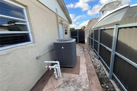 Appartement à louer à Miami, Floride: 1 chambre, 210.33 m2 № 2064154 - photo 12