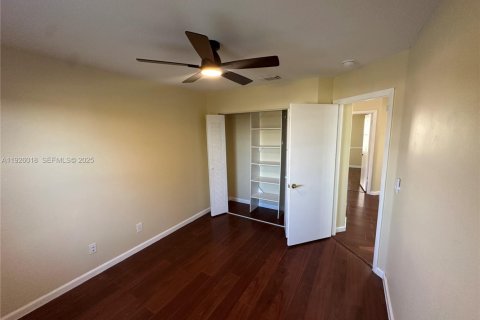 Casa en alquiler en Tamarac, Florida, 4 dormitorios, 176.14 m2 № 1984643 - foto 22