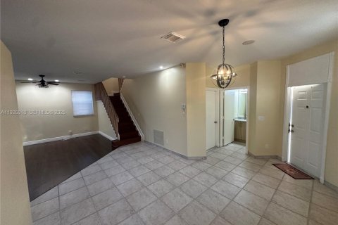 Casa en alquiler en Tamarac, Florida, 4 dormitorios, 176.14 m2 № 1984643 - foto 7