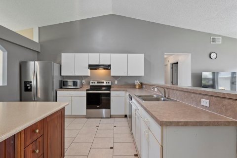 Villa ou maison à vendre à Deltona, Floride: 3 chambres, 167.97 m2 № 1915046 - photo 8