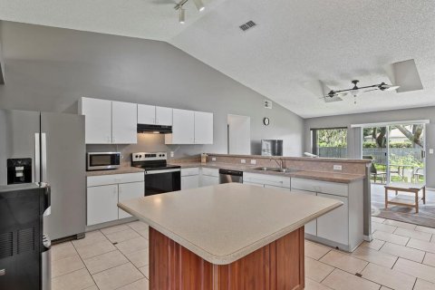 Villa ou maison à vendre à Deltona, Floride: 3 chambres, 167.97 m2 № 1915046 - photo 9
