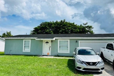 Villa ou maison à vendre à Port St. Lucie, Floride: 2 chambres, 94.95 m2 № 1933918 - photo 14