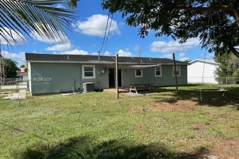 Villa ou maison à vendre à Port St. Lucie, Floride: 2 chambres, 94.95 m2 № 1933918 - photo 24