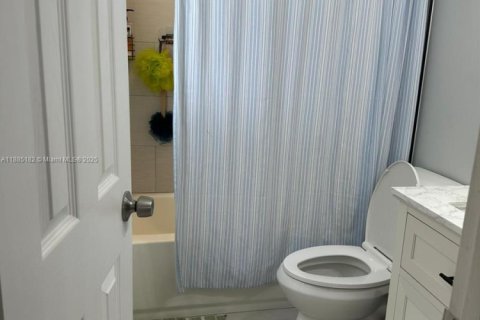 Villa ou maison à vendre à Port St. Lucie, Floride: 2 chambres, 94.95 m2 № 1933918 - photo 13